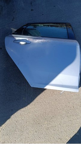 2172763 Ford puerta trasera derecha