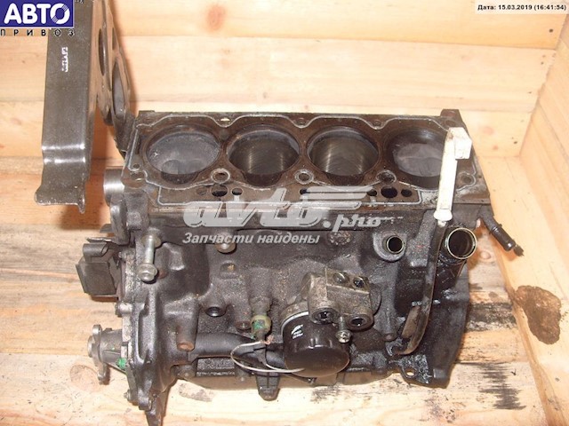 F8QT Mitsubishi Motor completo