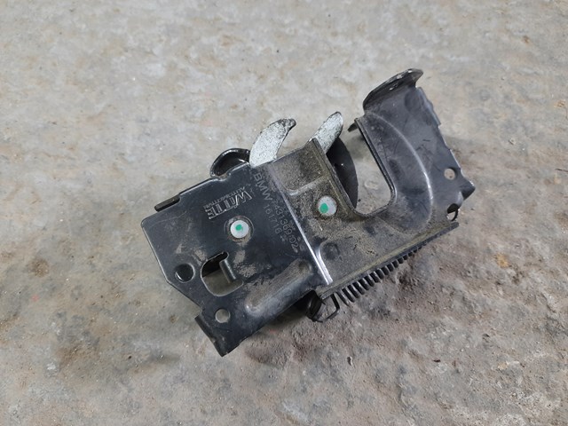 7431369 BMW Cerradura del capó izquierda
