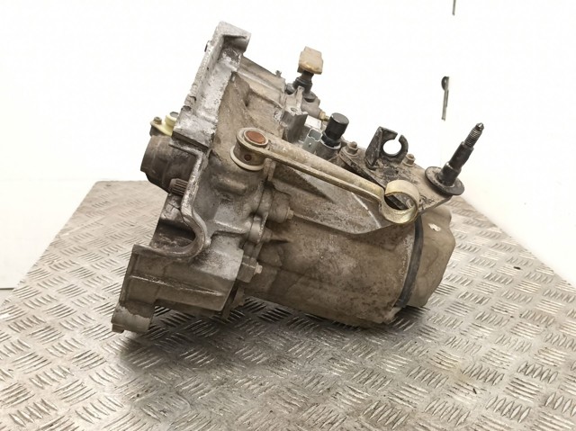 20CE89 Peugeot/Citroen Transimisión manual