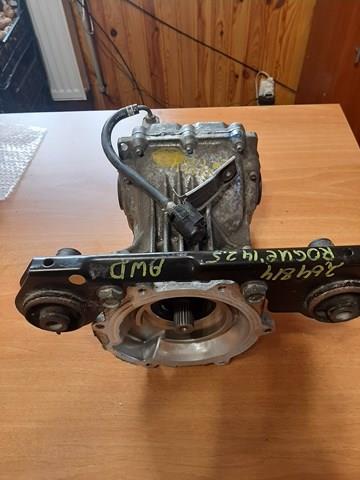 Grupo trasero 383004BF0A Renault (RVI)