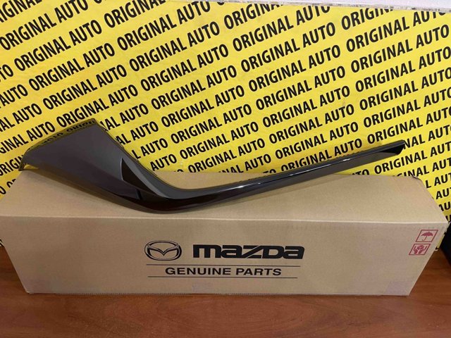Moldura derecha de la parrilla del radiador KSD5507J0 Mazda