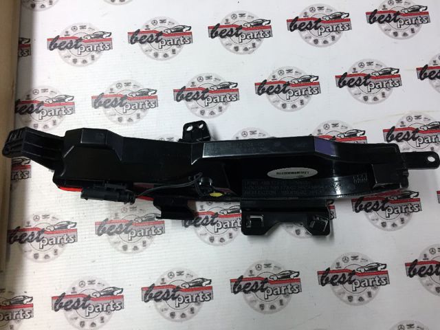 LR060910 Land Rover Luz antiniebla trasera derecha