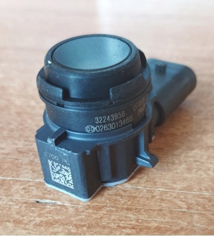 Sensor de aparcamiento trasero lateral 39794526 Volvo