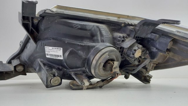 811100K440 Toyota Luz derecha