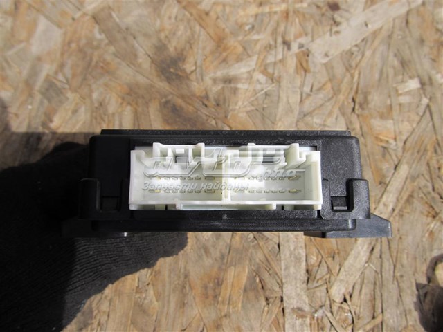 95470C5100 Hyundai/Kia Módulo de control de apertura de la tapa del maletero