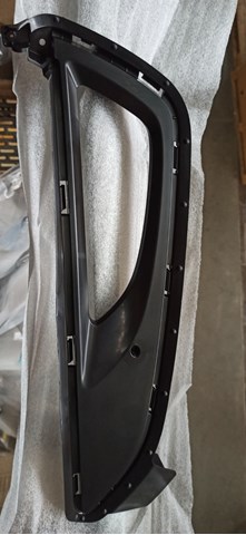 86526D7110 Hyundai/Kia rejilla de antinieblas delantera derecha