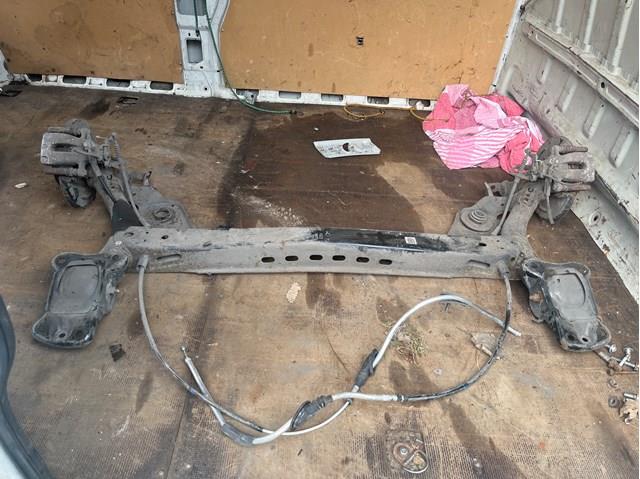 5Q0501115 VAG Subchasis trasero soporte motor