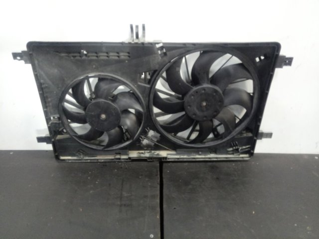 Ventilador de refrigeración del motor Renault (RVI) 214815872R