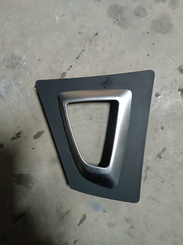 Comprar 9234131 BMW Cubierta de la consola de la palanca de cambios automática