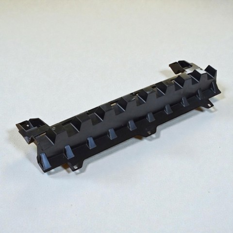 LR167093 Land Rover Soporte de parachoques delantero