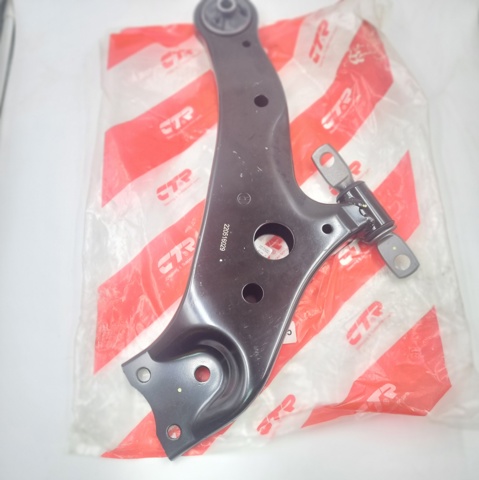 Brazo inferior derecho de la suspensión delantera CTR CQT10R