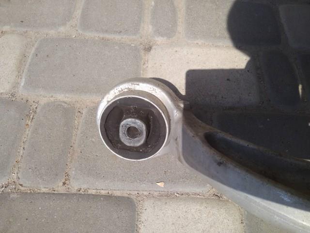 8W0407695A VAG Brazo inferior izquierdo de la suspensión delantera
