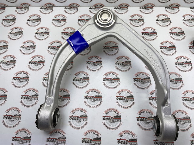 32424508 Volvo Brazo superior derecho de la suspensión delantera