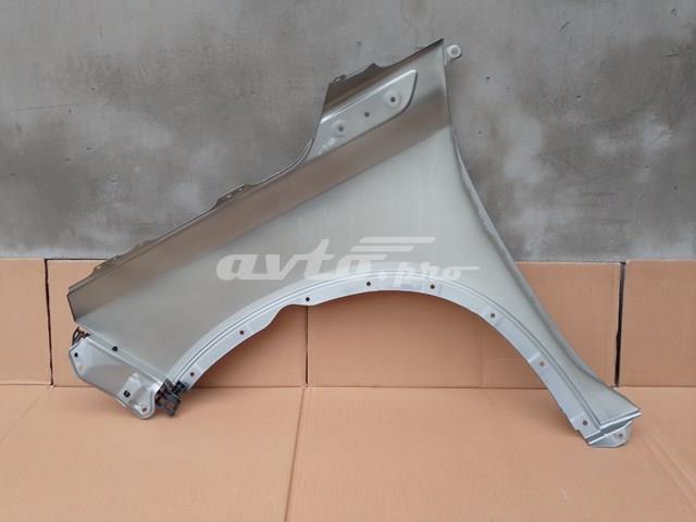 5761154P10000 Suzuki Aleta delantera