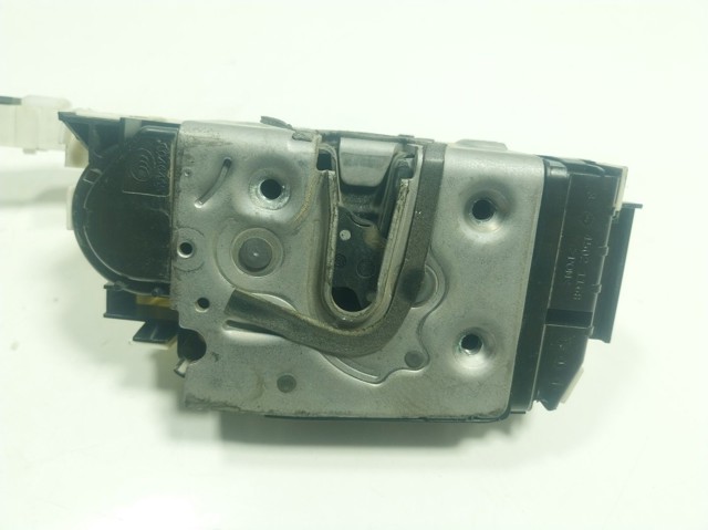 A9077200300 Mercedes Cerradura de puerta delantera derecha