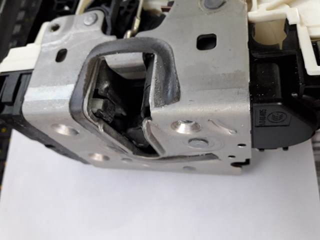 Cerradura de puerta delantera izquierda Mercedes Sprinter 3,5-t (907, 910)