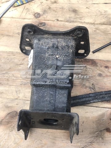 1646401131 Mercedes soporte amplificador para parachoques trasero