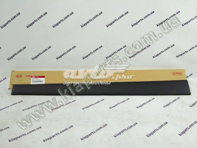 Moldura de la puerta delantera derecha HYUNDAI 877221G010