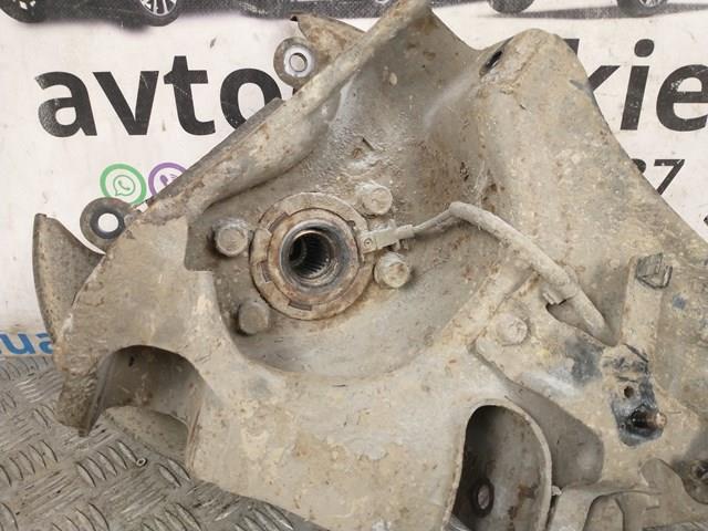 4125A079 Mitsubishi muñón del eje, suspensión de rueda, trasero izquierdo