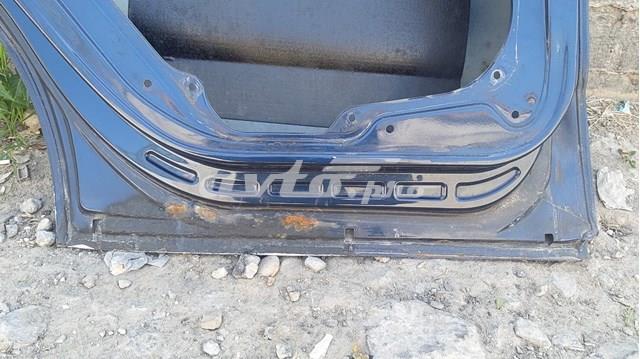 1697301905 Mercedes Puerta trasera izquierda