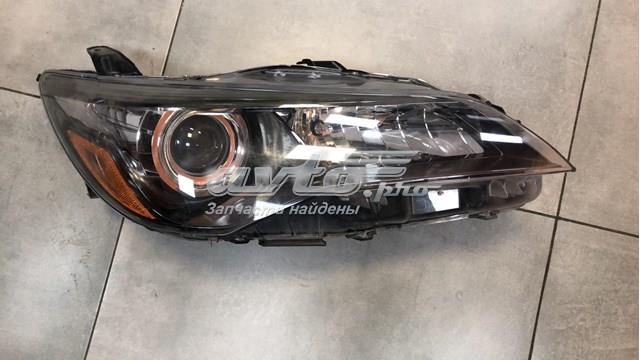 8111006C70 Toyota Luz derecha