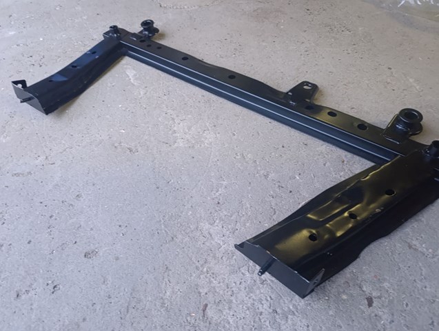 60L134 Polcar Subchasis delantero soporte motor delantero