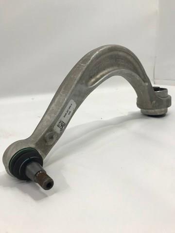 Brazo inferior derecho de la suspensión delantera 8W0407696A VAG