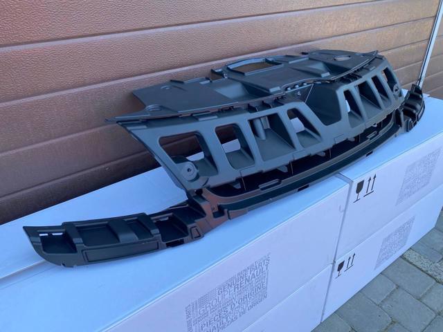 620367065R Renault (RVI) Calandra