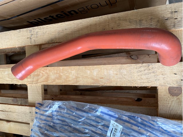Tubo flexible de aire de sobrealimentación Iveco 5801359166