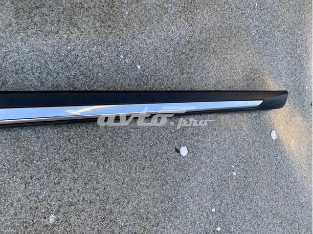 808766FR0A Nissan/Infiniti Moldura inferior de puerta delantera derecha