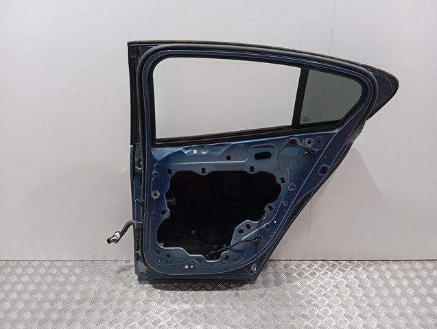 Puerta trasera derecha Ford 2577510