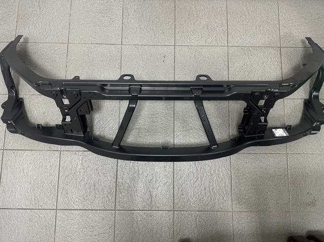 Soporte de radiador LR161931 Land Rover