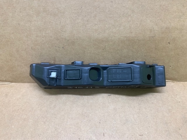 865132T500 Hyundai/Kia soporte para guardabarros delantero, izquierda delantero