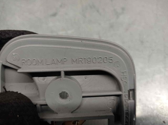 Luz interior trasera MR190205 Mitsubishi