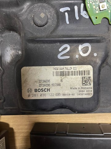 Módulo de control del motor Renault (RVI) 237104330S