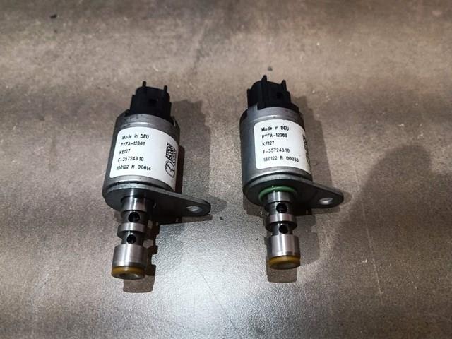 Comprar PYFA12360 Mazda Válvula de control del árbol de levas