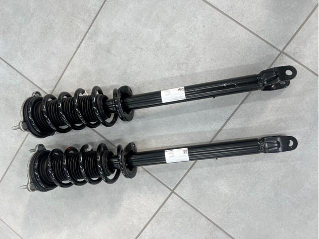Soporte del amortiguador delantero Mercedes A2063234200 precio, desde 174,06 EUR