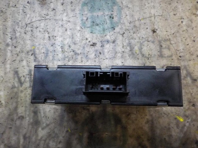  BMW 8ES00947920