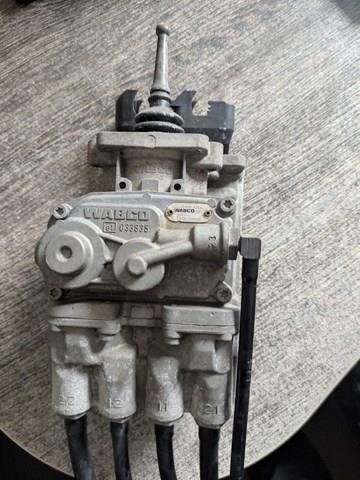 Comprar 81521306311 MAN Válvula de freno bajo pedal (camión)
