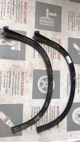 7725054P005PK Suzuki Extensión de la aleta trasera derecha