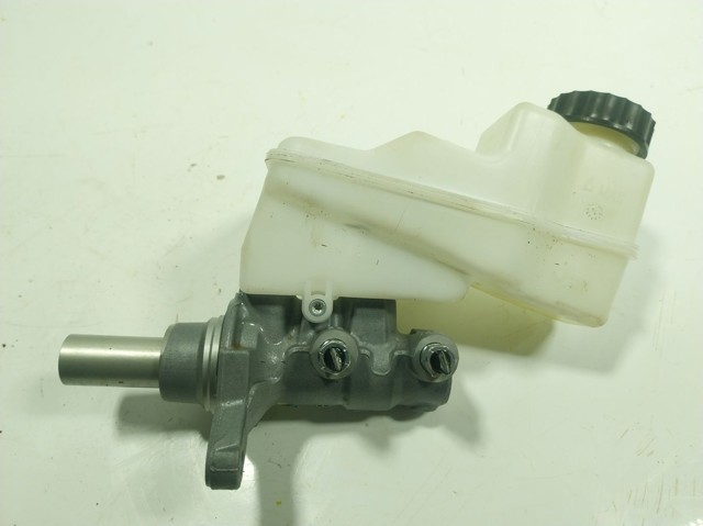 Cilindro principal de frenos para Toyota Yaris  P21
