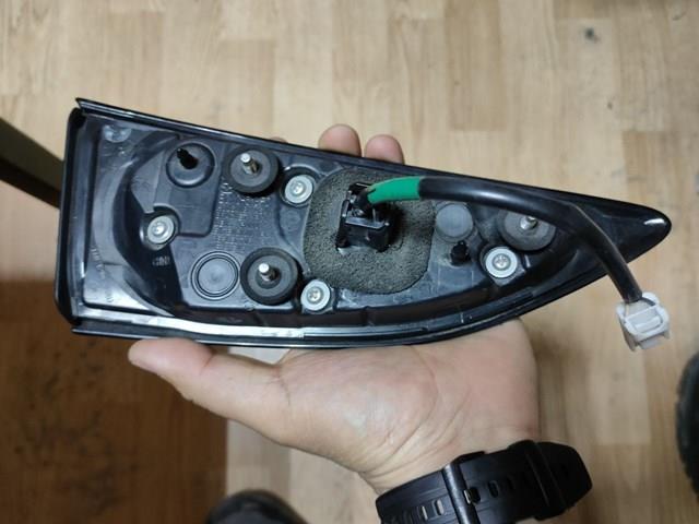 BCKC513F0 Mazda Piloto trasero interior derecho