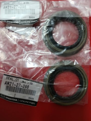 Retén del diferencial del eje delantero Mazda AW2127398 precio, desde 182,03 EUR