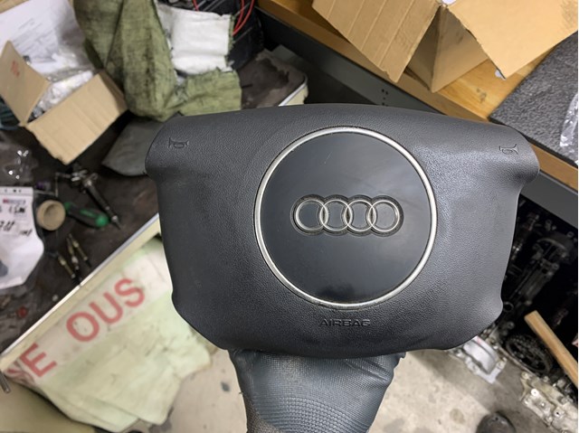 Airbag del conductor VAG 8P0880201