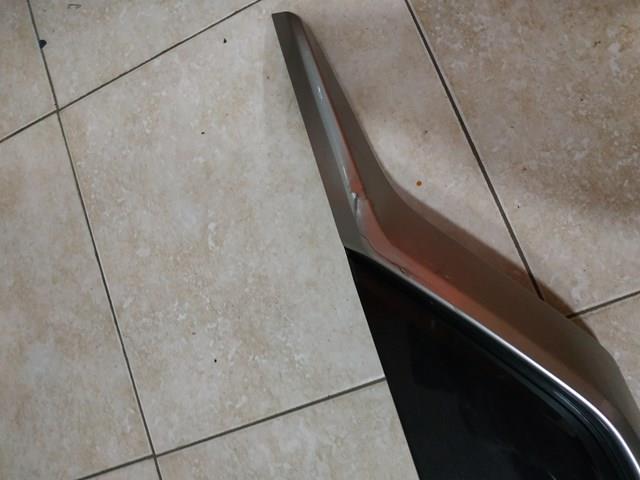 Moldura de tapa de maletero 7680142240 Toyota