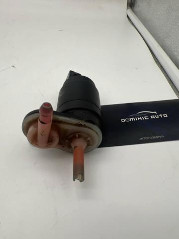 Bomba de agua limpiaparabrisas, delantera 13248320 General Motors