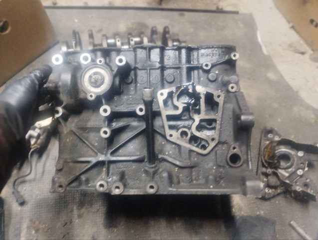 Bloque de cilindros del motor 038103021C VAG