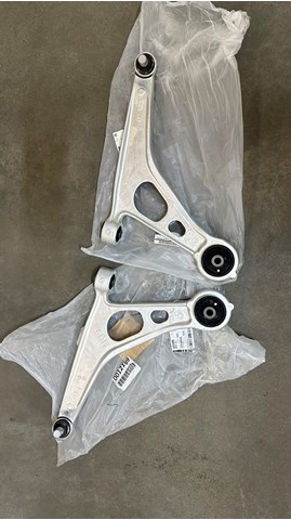 Brazo inferior izquierdo de la suspensión delantera Nissan/Infiniti 545016RR0B precio, desde 277,15 EUR