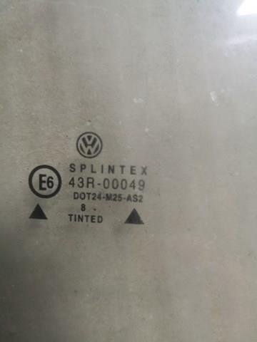 Cristal de puerta delantera derecha 43R00049 VAG